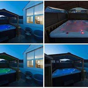 Apartment Hot Tub Jacuzzi On Private Terrace Free Gated Parking Sleeps 8